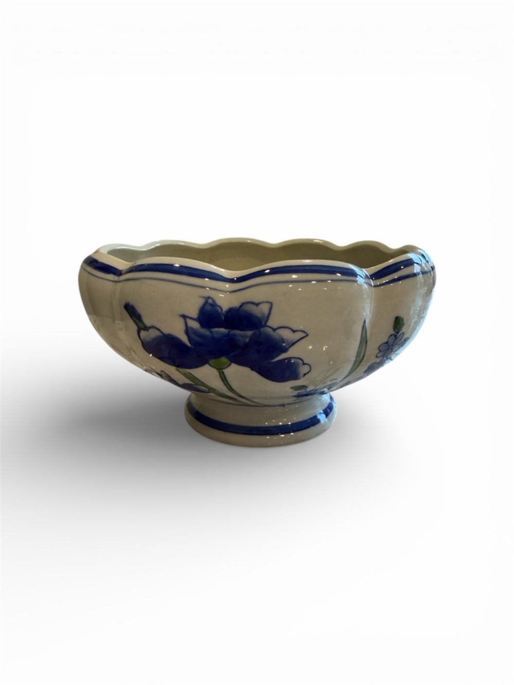 Vintage Blue and White Floral porcelain planter/Bowl 1990’s excellent condition
